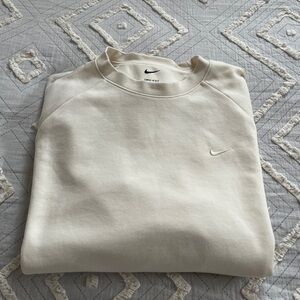 Nike Men’s Cream Crewneck Sweatshirt with Subtle Embroidered Swoosh